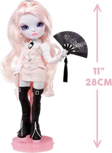 Vista 3 de Rainbow High Shadow High Karla Choupette - Muñeca de moda rosa. Traje de moda y más de 10 accesorios de juego coloridos. Gran regalo para niños de 4