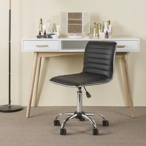 Vista 2 de Yaheetech Silla de escritorio ajustable de trabajo de piel sintética con respaldo bajo acanalado, sin reposabrazos, giratoria, negra, con ruedas