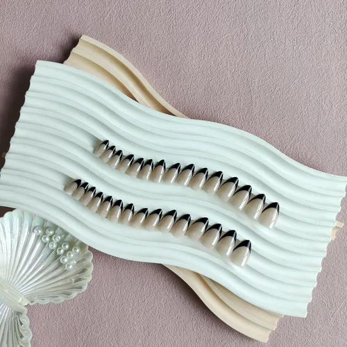 Vista 4 de Uñas postizas a presión con punta francesa negra, uñas cortas de almendra, uñas con pegamento para mujer, uñas acrílicas francesas de gel, uñas