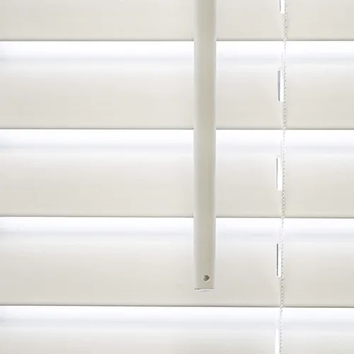 Vista 11 de CHICOLOGY Persianas sin cordones de madera de imitación, ideales para niños, montaje interior, 29" de ancho x 48" de alto, blanco básico