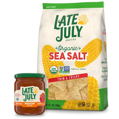 Late July Snacks Chips de tortilla orgánicas finas y crujientes con sal marina, bolsa de 10.1 oz y Late July Snacks Salsa mediana, frasco de 15.5 oz