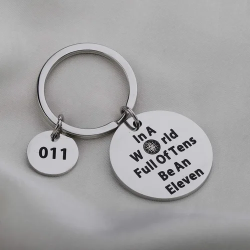 Vista 5 de TGBJE Llavero con texto en inglés "Friends Don't Lie", regalo con número 11