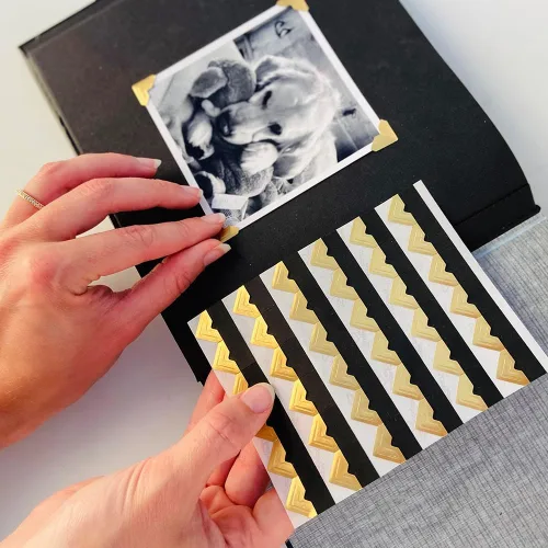 Vista 4 de Scrapbook Adhesives by Esquinas de papel autoadhesivas de 3L, color negro, paquete de 108