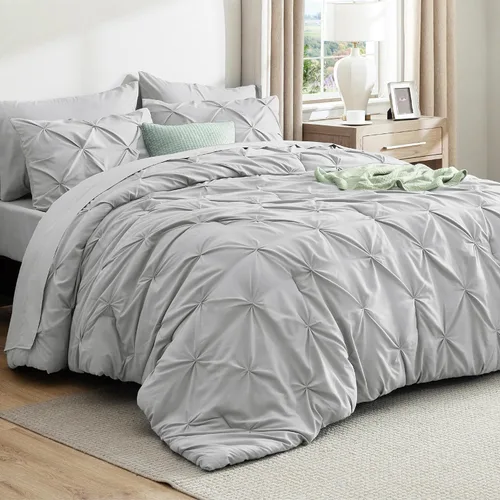 Vista 91 de Bedsure Juego de edredón tamaño King extragrande gris - Juego de ropa de cama en una bolsa de 7 piezas, juego de cama pintuck GentleSoft™ gris