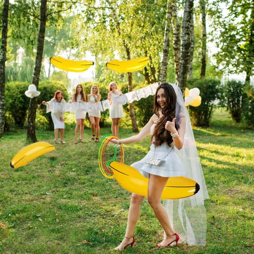 Vista 5 de Jishi Juego inflable de lanzamiento de anillos de plátano, juegos de despedida de soltera para decoraciones divertidas de compromiso de despedida