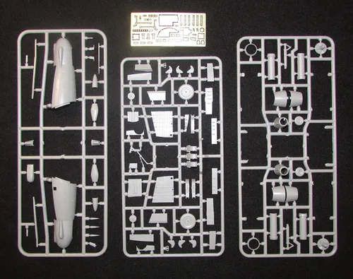 Vista 3 de Modelo de plástico avión inglés eléctrico Canberra T.17 escala 1/72 Micro Mir 72-013