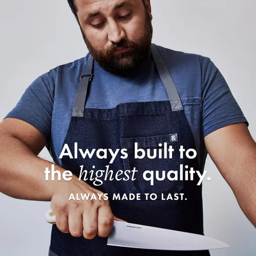 Vista 5 de hedley & bennett Delantal Esencial - Delantal de Cocina de Denim Resistente con Bolsillos y Anillo para Toalla - Vestimenta Profesional de Chef