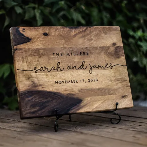 Vista 6 de Tabla de cortar personalizada, grabado personalizado con apellido, tabla de cortar de madera personalizada, regalo de recuerdo para padres, Navidad