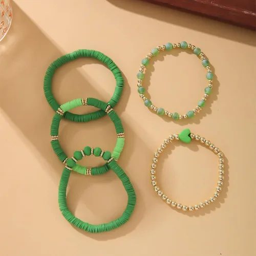 Vista 5 de Caiyao Juego de pulseras apilables de arcilla con corazón multicapa de Bohemia, pulseras elásticas con cuentas doradas de arcilla Heishi para Verde