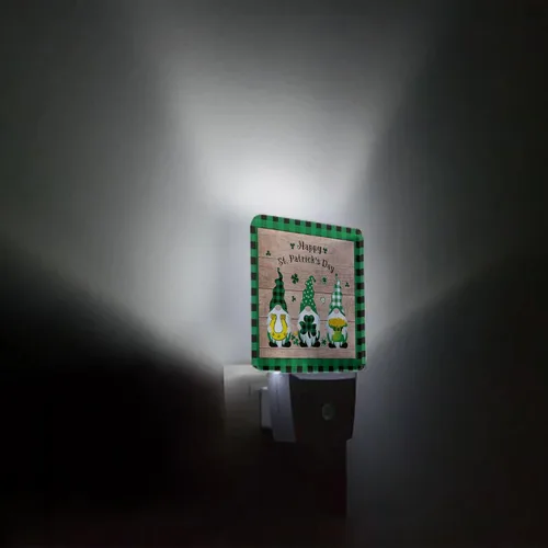 Vista 3 de Luz nocturna LED enchufable, lámpara de noche con sensor automático, luces nocturnas para niños, gnomo del día de San Patricio con trébol