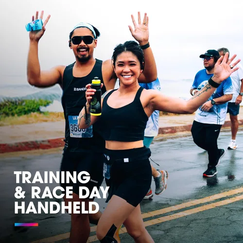 Vista 2 de HydraPak Tempo Pro 400ml - Botella de mano para correr y exprimir para hidratación en entrenamiento y día de carrera con correa removible Negro