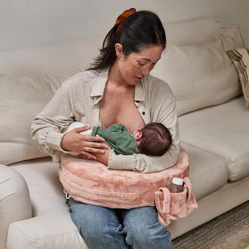 Vista 2 de My Brest Friend Super Deluxe Almohada de lactancia – Comodidad mejorada y almohada ergonómica para lactancia materna para el máximo apoyo para mamá