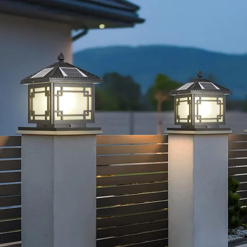 Vista 2 de Luces solares para poste con control remoto, lámpara de columna LED de ahorro de energía, impermeable, para exteriores, IP55, de lujo, artesano