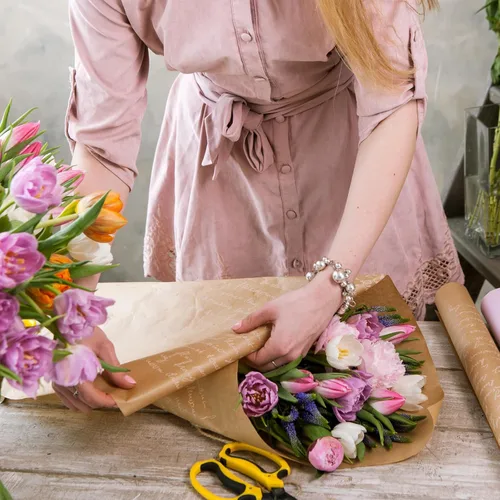 Vista 6 de MECCANIXITY 10 piezas de papel de regalo de flores de doble cara amarillo-verde + champán de 22.8 x 22.8 pulgadas, impermeable para suministros