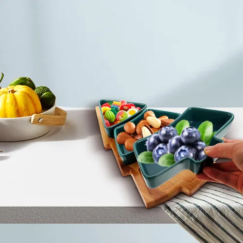 Vista 2 de UPKOCH Bandejas de cerámica con forma de árbol de Navidad con base de madera, platos verdes para aperitivos para nueces, postre de caramelo, plato