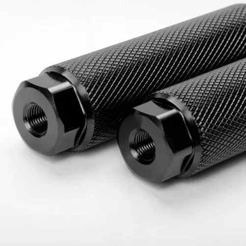 Vista 4 de Vuwuma Estriberas antideslizantes de aleación de aluminio para bicicleta de montaña, clavijas traseras para ejes de 3/8 pulgadas (negro) 11