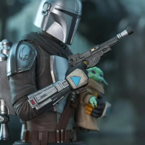 Vista 2 de Diamond Select Toys Star Wars: The Mandalorian con Grogu Escala 1:6 Vista previa Busto exclusivo, multicolor, 6 pulgadas, DEC219397