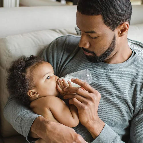 Vista 5 de Evenflo Botella de vidrio clásica de alimentación, botellas giratorias, 8 onzas, 1 paquete de 6 botellas