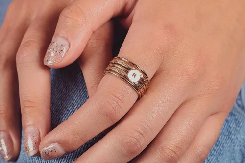 Vista 5 de Melanie Golden Jewelry Initial Stacking Rings Set Of 5 In Gold, Silver, Or Rose Gold Personalized Custom Letter Monogram Stackable Family Ring