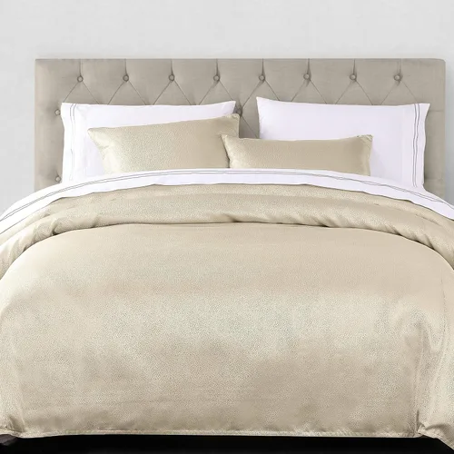 HiEnd Accents Marilyn - Juego de funda de edredón moderna de 3 piezas con fundas de almohada, jacquard metálico dorado, tamaño Queen, ropa de cama