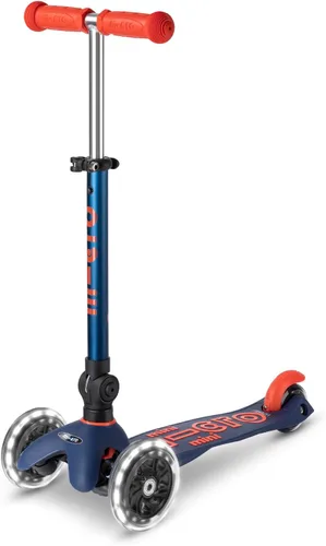 Vista 12 de Micro Kickboard - Mini Deluxe Scooter LED Plegable, 3 Ruedas, Inclinarse para Dirigir, Scooter Micro de Diseño Suizo con Ruedas LED que se Iluminan
