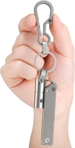 Vista 14 de KeyUnity KM01 Titanio EDC Llavero Clip con abrebotellas, Mosquetón de liberación rápida Llavero Soporte para Hombres