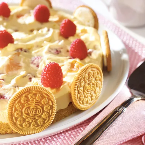 Vista 7 de OREO - Galletas de chocolate estilo sándwich doradas, tamaño fiesta, 24.16 onzas.