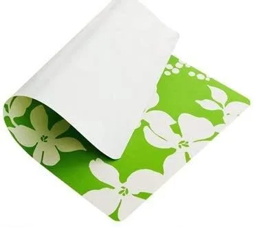 Manteles individuales de cocina fáciles de limpiar, manteles individuales de plástico para comidas, tamaño 16.9 x 11.0 in, patrón de flores, 4