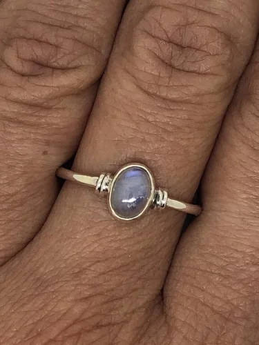 Vista 4 de Anillo ovalado de plata de ley 925 con piedra lunar Delicada joyería bohemia chic Moda y elegante para mujer con bolsa de terciopelocaja