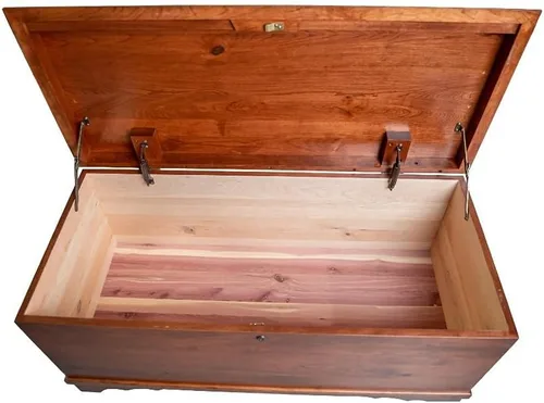 Vista 2 de Baúl de Esperanza de Cedro Rústico con Puerta Roja y Tapa en Cascada, Cofre de Almacenamiento de Madera Hecho por Amish para Dormitorio, Bisagras