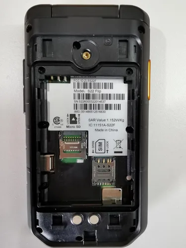 Vista 8 de Unifone S22 Teléfono Plegable Resistente Desbloqueado (16GB) Pantalla Táctil de 2.8'' Teléfono Celular Inteligente Android 11, IP68 Resistente al