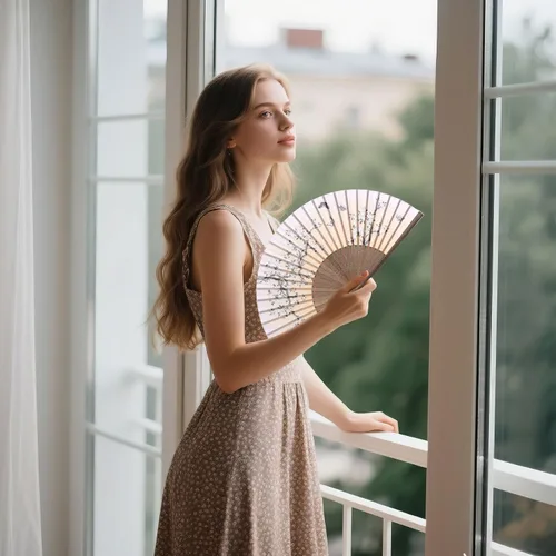 Vista 5 de YKYUASD 4 abanicos florales de mano para mujer, abanicos plegables de bambú de seda, plegables, estilo chino, japonés, patrón retro para bailar