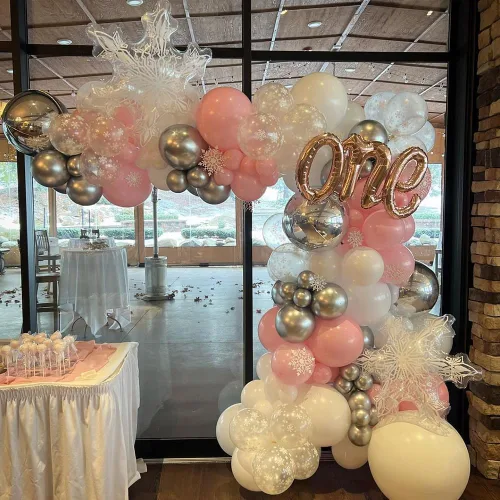 Vista 7 de 5 piezas globos transparentes de copo de nieve de 36 pulgadas, globos de lámina Mylar transparentes de copo de nieve navideños para decoraciones