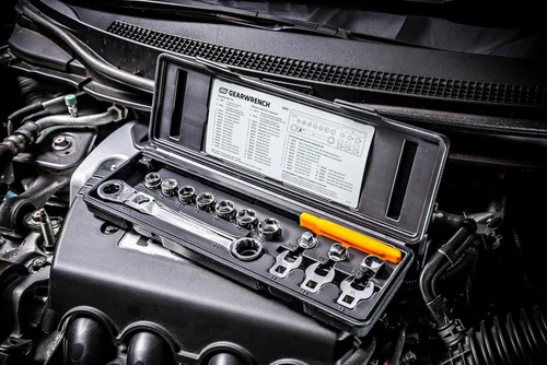 Vista 9 de GEARWRENCH Juego de herramientas de cinturón serpentino de 15 piezas con llave de trinquete de cabeza flexible de bloqueo - 89000