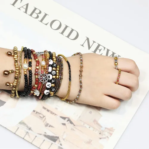 Vista 4 de Cuentas de semillas de vidrio 11/0 Aproximadamente 14800 piezas 24 colores 2 mm Cuentas sueltas de semillas Kit para hacer pulseras con caja