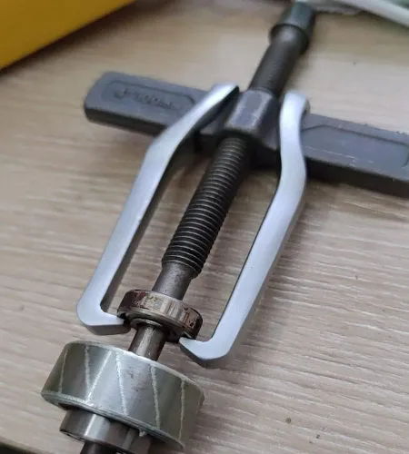 Vista 5 de CR-V Single Hook Two Claws Puller Separate Lifting Device.TAO+ Stores Offer 6 Different Sizes of 2 jaw Puller for You to Choose to Deal with