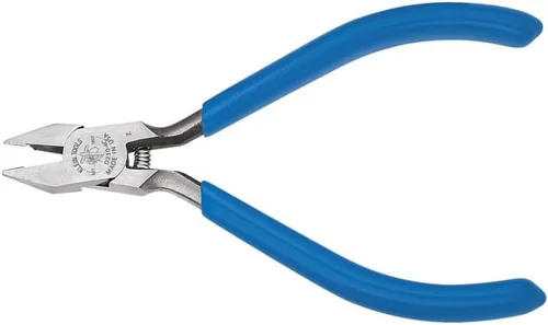 Vista 3 de Klein Tools Alicates enanos D209-4C, alicates electrónicos de corte diagonal con mandíbulas cortas y bordes biselados endurecidos por inducción, 4