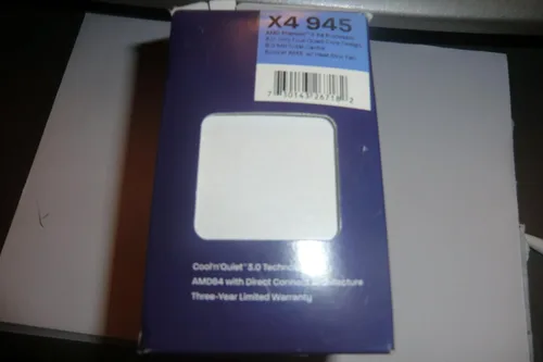 Vista 3 de AMD Phenom II X4 945 Deneb 3.0 GHz 4x512 KB L2 caché Socket AM3 95W Procesador de cuatro núcleos - Retail HDX945WFGMBOX