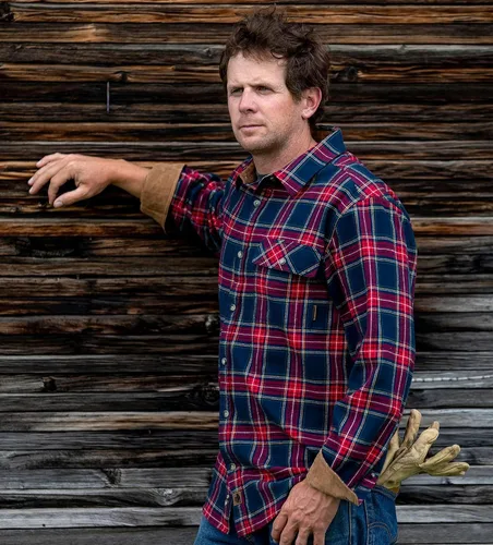 Vista 4 de Legendary Whitetails Men's Buck Camp Flannel Solid Shirt