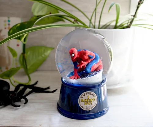 Vista 4 de Marvel Spider-Man New York Skyline - Globo de nieve coleccionable iluminado