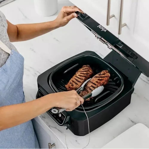 Vista 4 de Ninja Foodi Pro 5 en 1 con sonda inteligente integrada para uso en interiores, freidora de aire de 4 cuartos, para asar, hornear, deshidratar