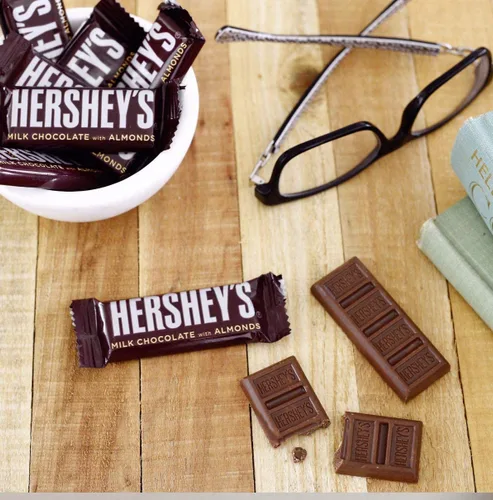 Vista 4 de HERSHEY'S Barras de caramelo de chocolate a granel, tamaño de aperitivo, envueltas individualmente, chocolate con leche, galletas y crema