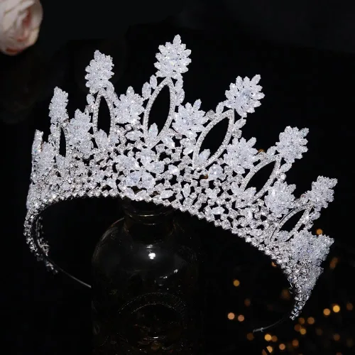 Vista 5 de Aoligrace Tiaras de Boda Plateadas Altas para Mujer, Coronas de Quinceañera de Zirconia Cúbica de Lujo para Mujer, Accesorios para el Cabello de CZ