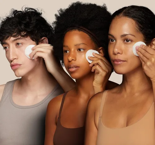 Vista 3 de Agua micelar de limpieza para el rostro, todo en 1 limpiador y desmaquillante, Garnier, aceite (Oily)