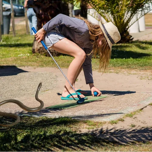 Vista 4 de Broma de serpiente con clip de cuerda, broma de serpiente de golf, broma de serpiente para clip, serpiente de goma, broma de serpiente con cuerda