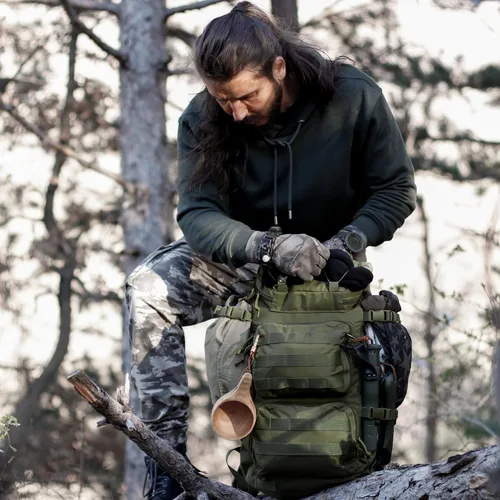 Vista 7 de Mardingtop Mochilas tácticas Molle senderismo mochilas para motocicleta, camping, senderismo, viajes militares, mochila de 25L