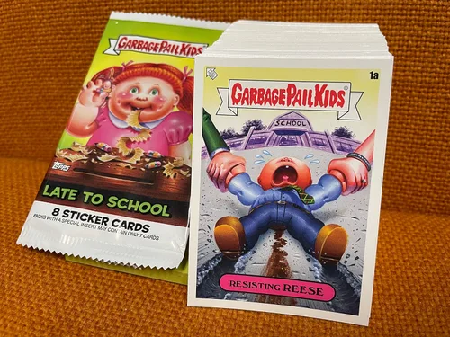 Vista 2 de 2020 Topps Garbage Pail Kids Late to School 200 Juego de base de calcomanías para tarjetas coleccionables