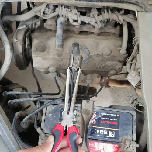 Vista 4 de Alicates de alto voltaje para coche Alicates de bujía Alicates de extracción de alambre Alicates de eliminación de cables de cilindro de alto