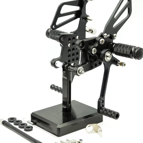 Vista 4 de PROCNC Estriberas traseras de aluminio para motocicleta Reposapiés Estriberas traseras Apoyapiés Compatible con Suzuki GSXR1000 2000 2001 2002 2003