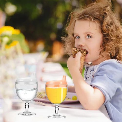 Vista 6 de Lallisa Paquete de 2 vasos para beber de vino para bebé, resistentes a derrames, para niños pequeños, diseño de biberón, copa de plástico con tapa